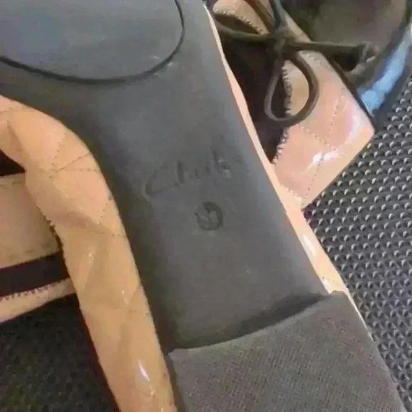 Clark's Women's Ballet Flats Sized 5.5 - Picture 9 of 10